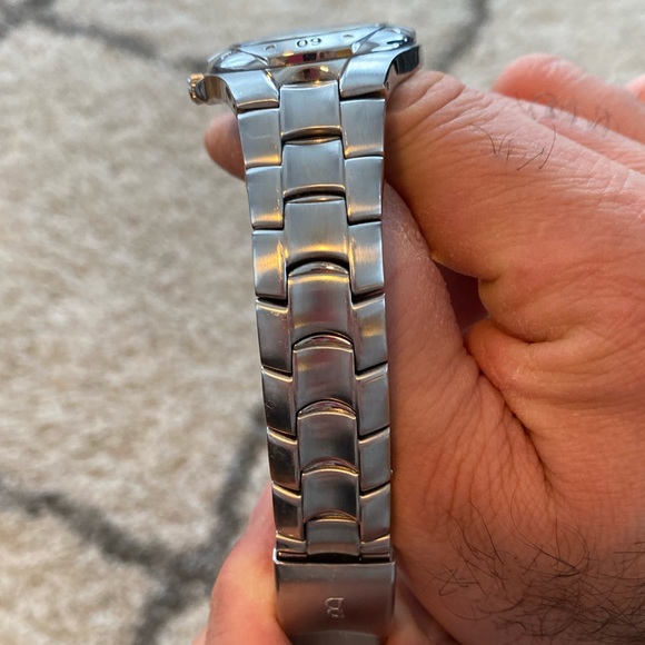 Men’s Watch ⏰ 💙 - Picture 3 of 8